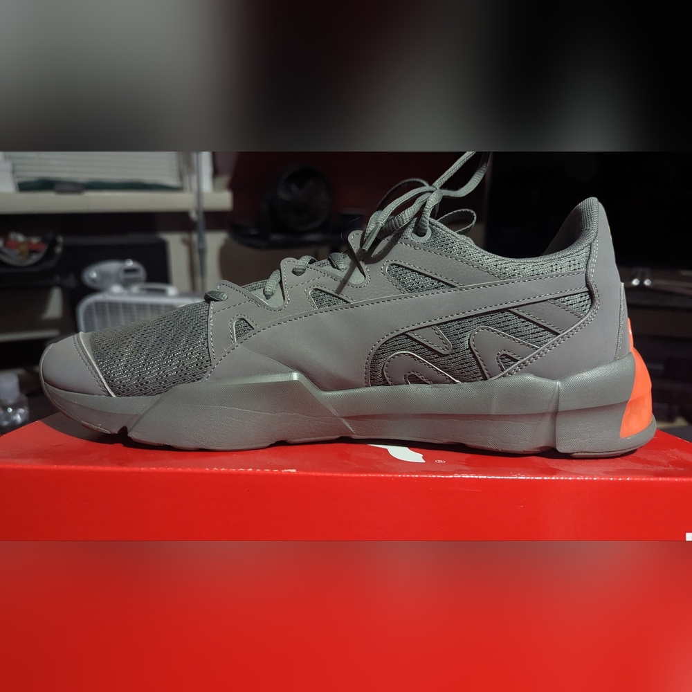 Pumas - Picture 4 of 4